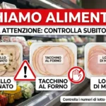 Metti tutto a cucchiai in una ciotola ed avrai la torta da colazione con gocce di cioccolato più alta e soffice che mai