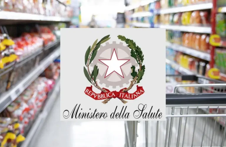 Avviso di richiamo alimentare del Ministero della Salute in un supermercato